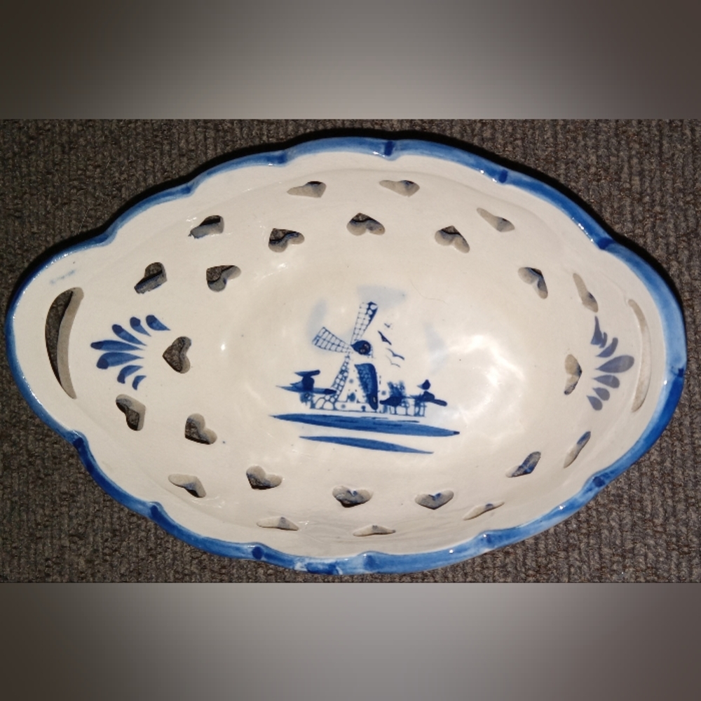 Holland Windmill Dec Ceramic Hand Painted Open Hearts Around The Trinkit Dish